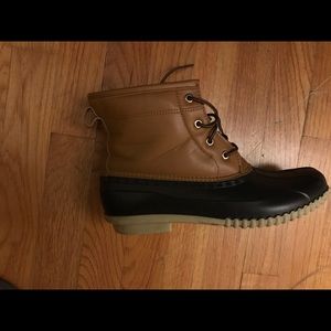 Duck boots